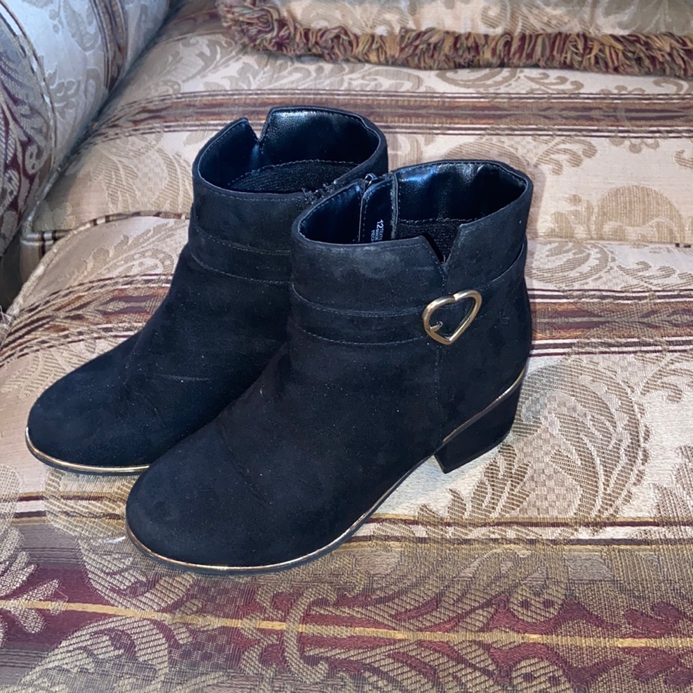 Girl boots size 12